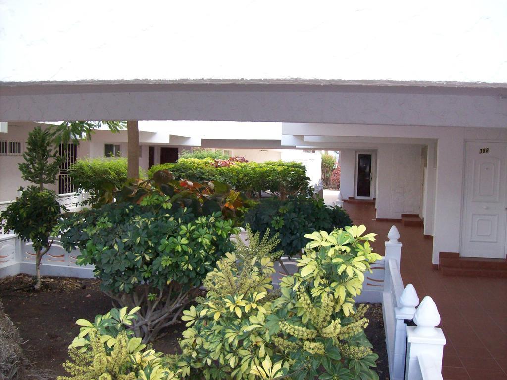 By Jonni Res. Chaparral Vila Costa Del Silencio Exterior foto